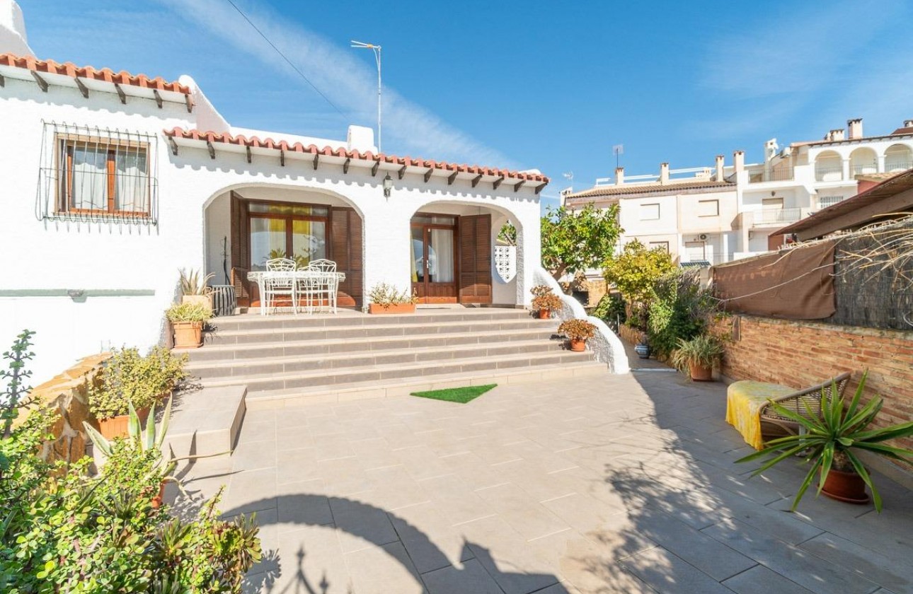 Resale - Detached Villa - Orihuela Costa - Punta Prima