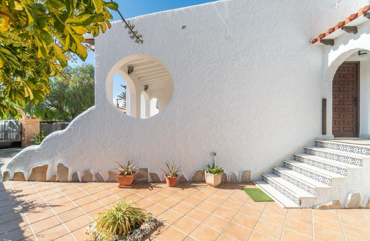 Resale - Detached Villa - Orihuela Costa - Punta Prima