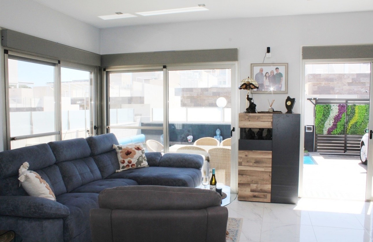 Resale - Detached Villa - Orihuela Costa - Villamartin-Pau26