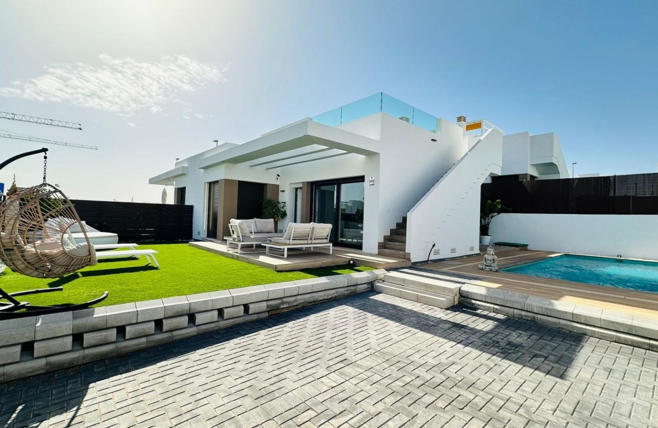 Resale - Detached Villa - Orihuela Costa - Vistabella Golf