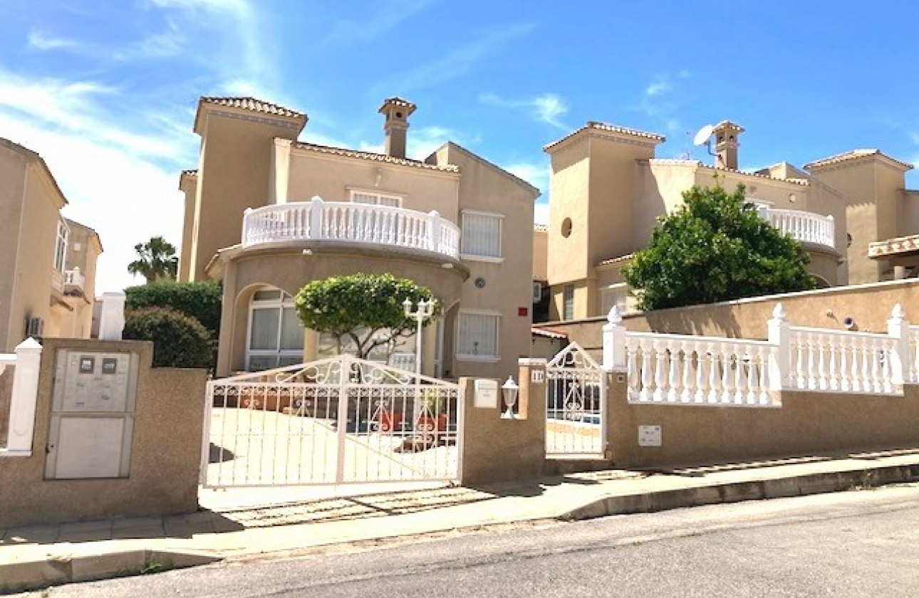 Resale - detached-villa - San Miguel de Salinas - Blue Lagoon - El Galan