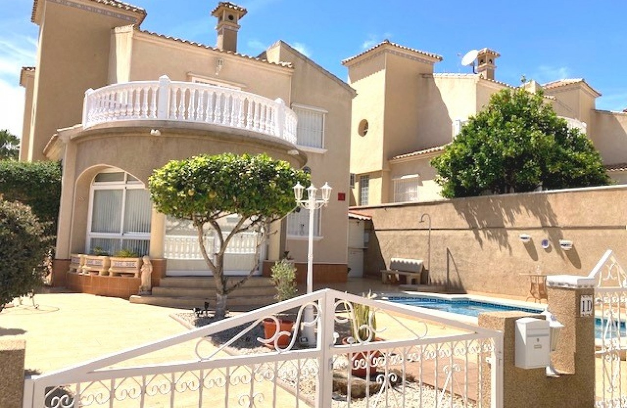 Resale - detached-villa - San Miguel de Salinas - Blue Lagoon - El Galan