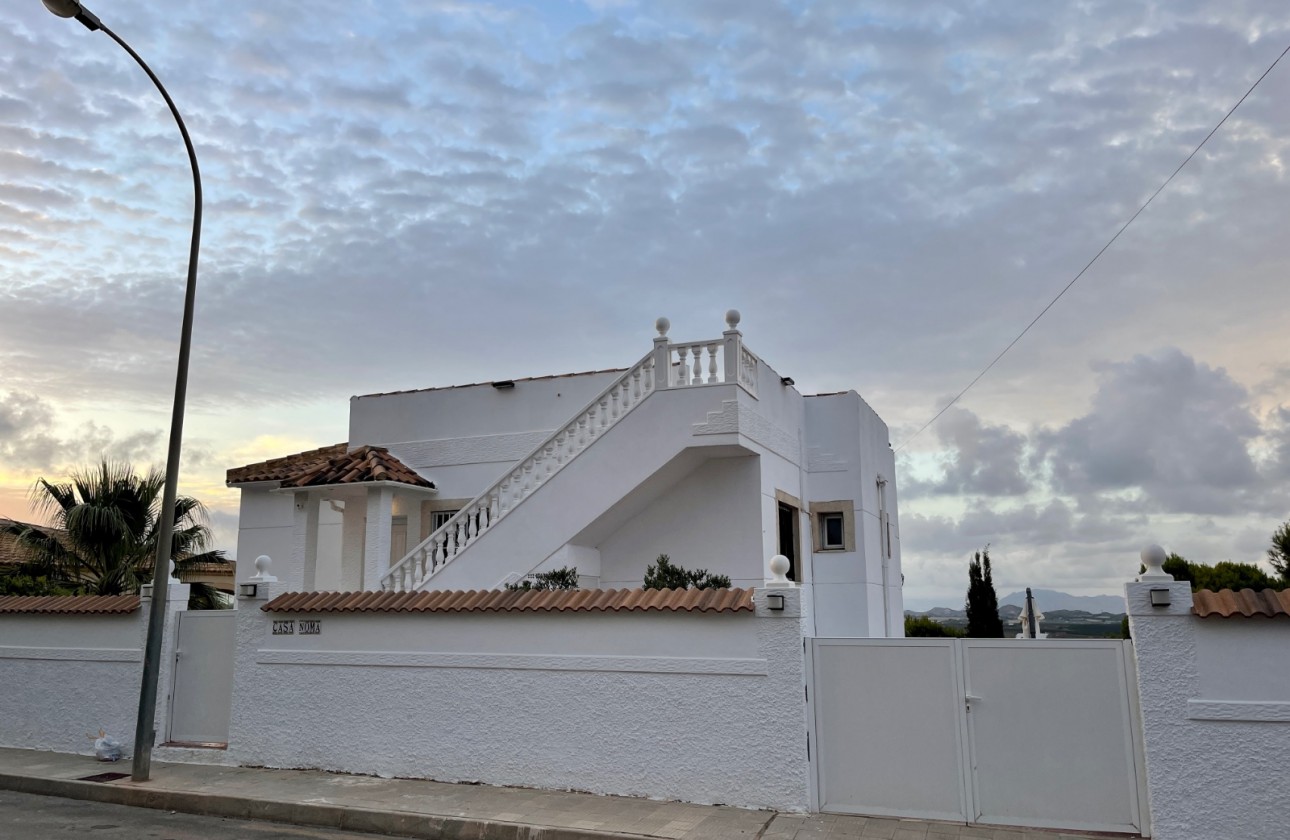 Resale - Detached Villa - San Miguel de Salinas - Urbanizaciones