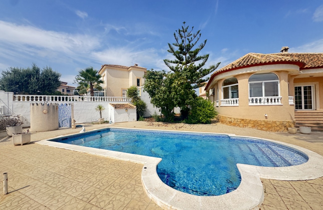 Resale - Detached Villa - San Miguel de Salinas