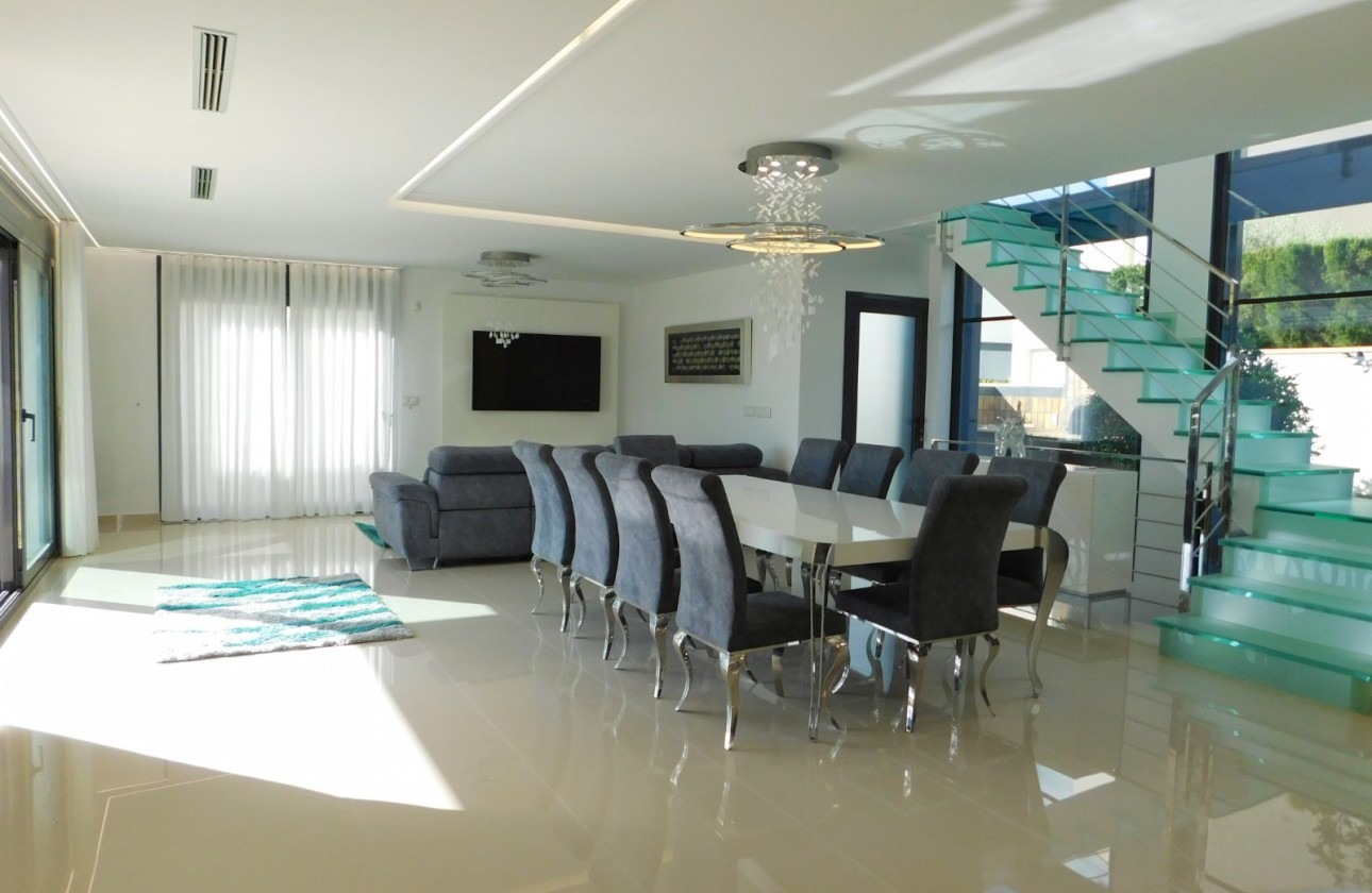 Resale - Detached Villa - San Miguel de Salinas