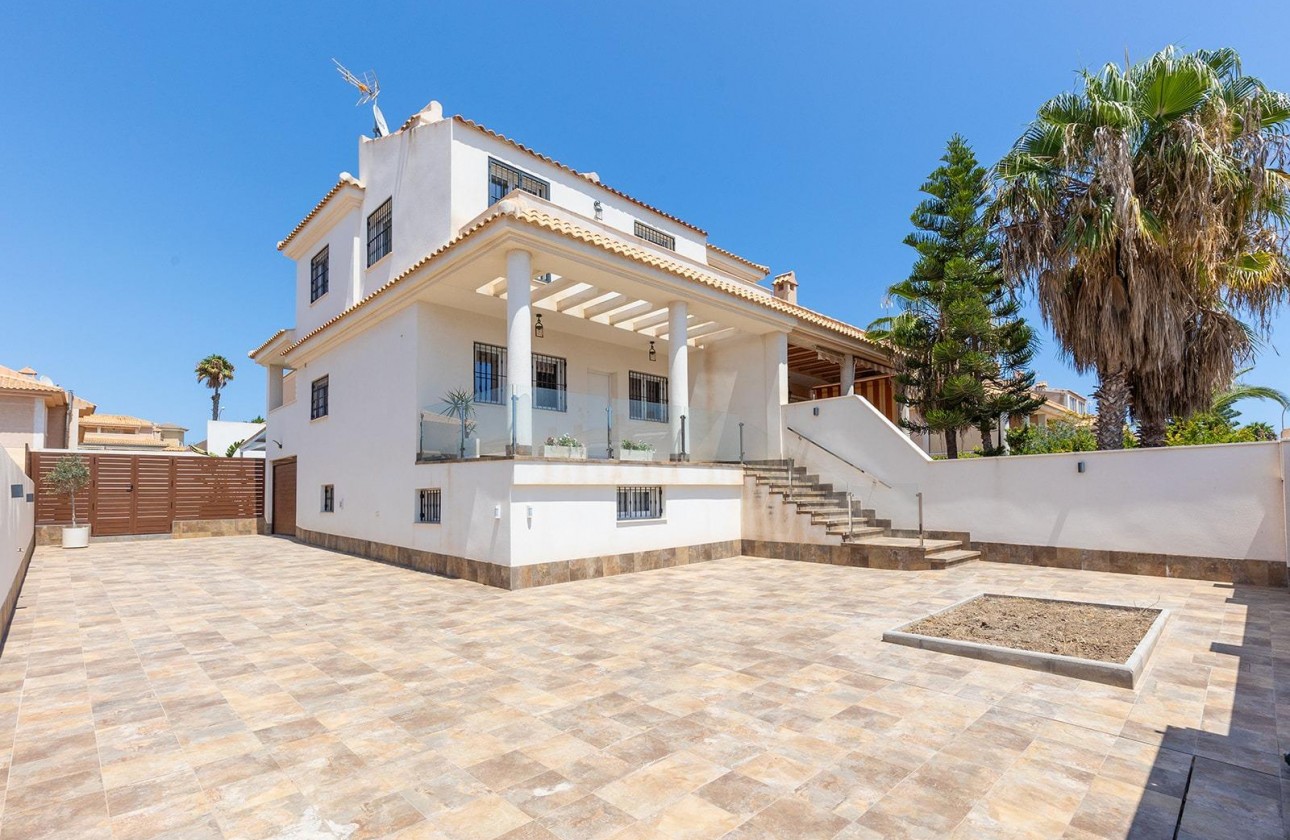 Resale - Detached Villa - Torrevieja - Aguas nuevas 1