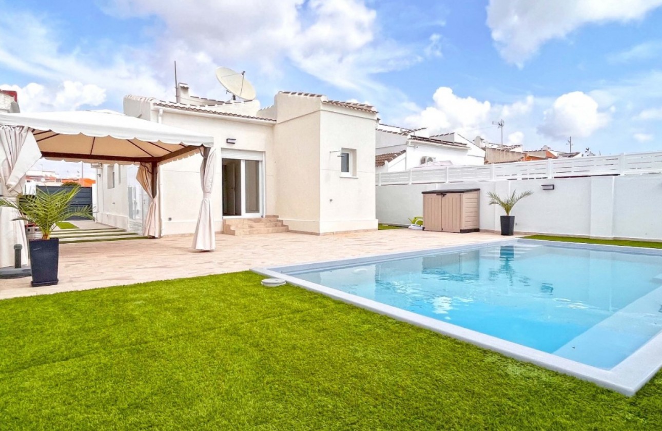 Resale - Detached Villa - Torrevieja - Costa Blanca