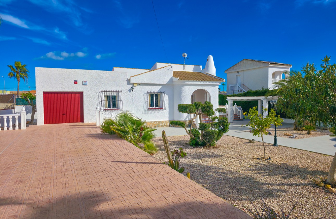 Resale - Detached Villa - Torrevieja - Costa Blanca