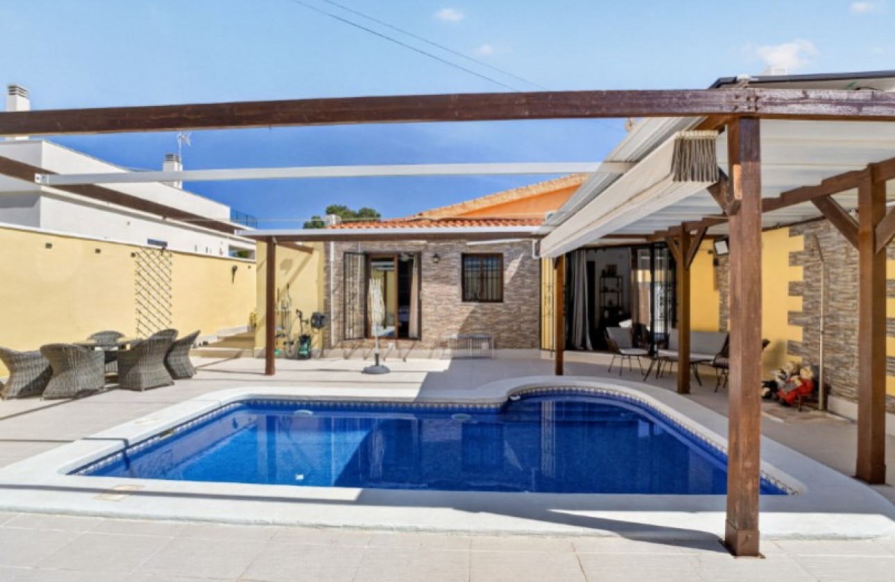 Resale - Detached Villa - Torrevieja - Costa Blanca
