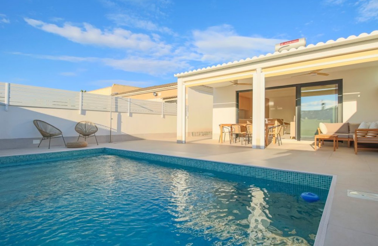 Resale - Detached Villa - Torrevieja - Costa Blanca