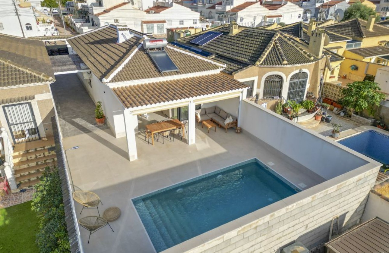 Resale - Detached Villa - Torrevieja - Costa Blanca
