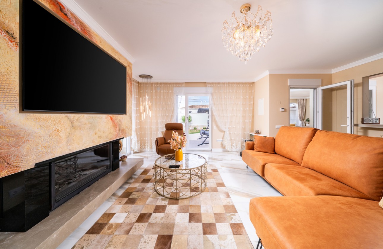 Resale - Detached Villa - Torrevieja - Costa Blanca