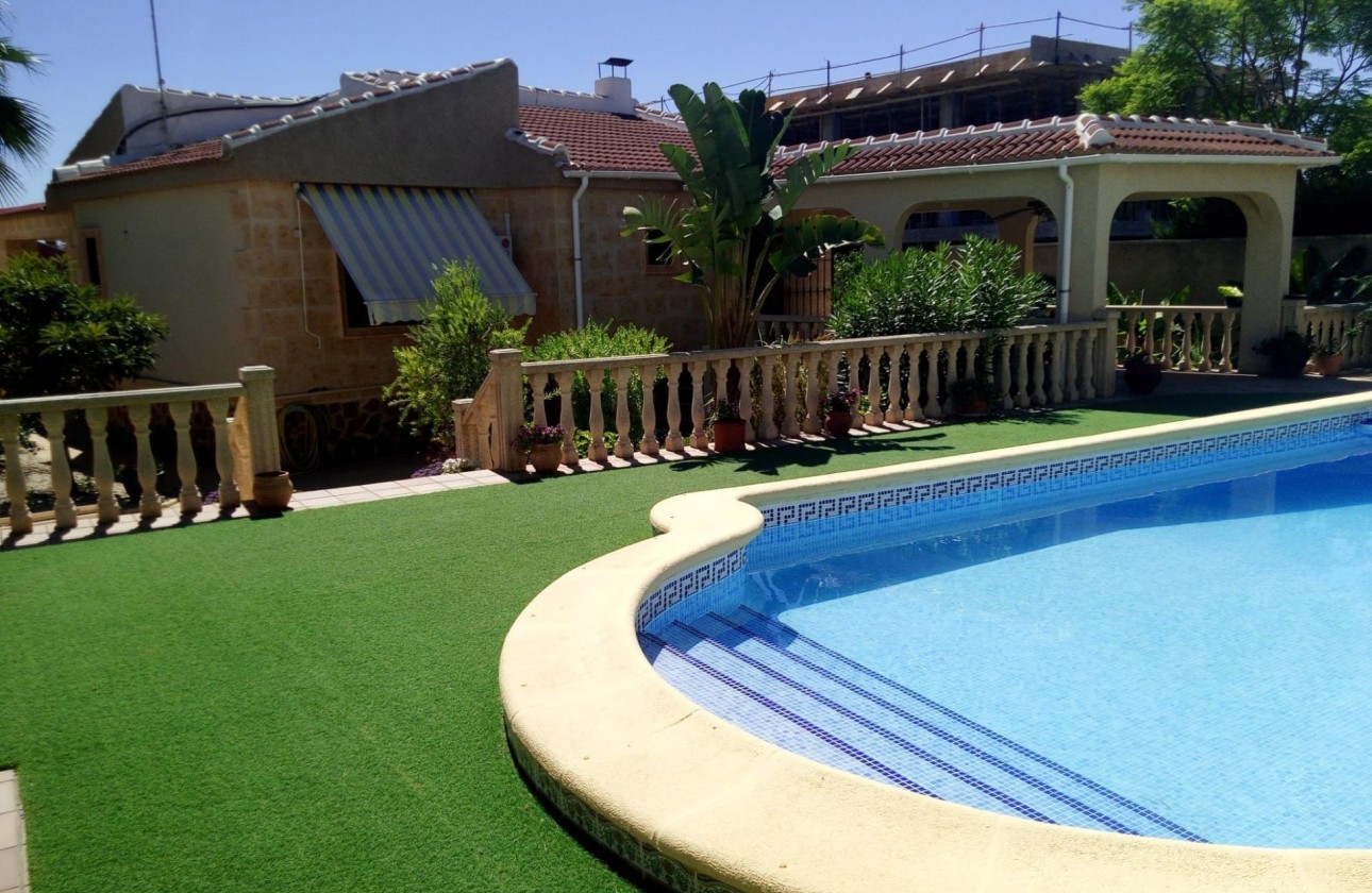 Resale - Detached Villa - Torrevieja - Eliseos playa