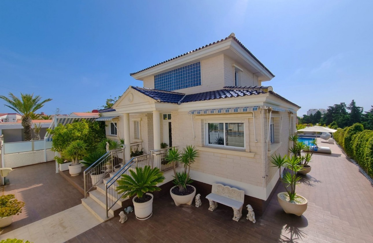 Resale - Detached Villa - Torrevieja - La Mata