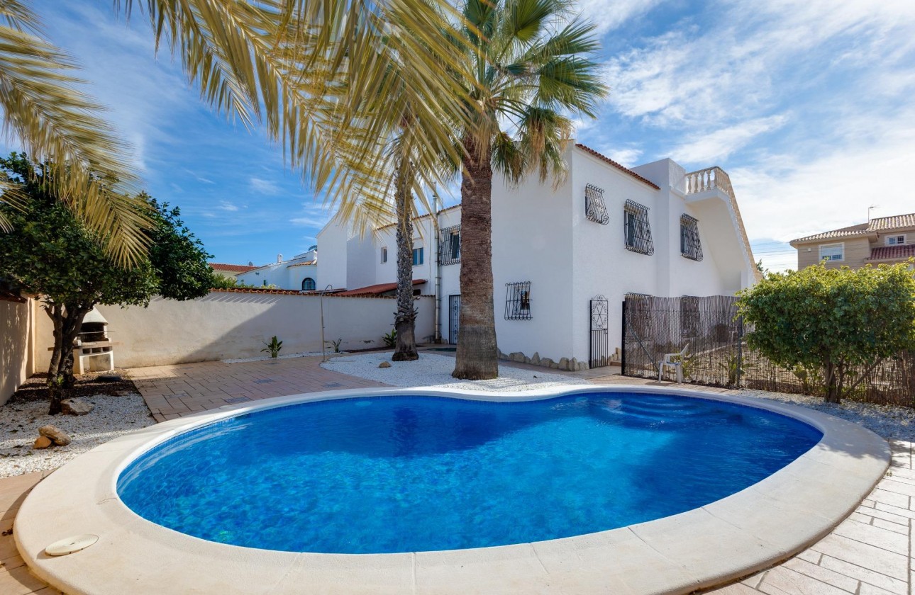 Resale - Detached Villa - Torrevieja - La Siesta - El Salado - Torreta
