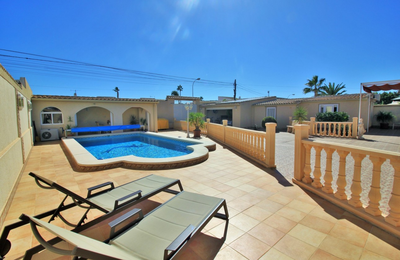 Resale - Detached Villa - Torrevieja - La Siesta