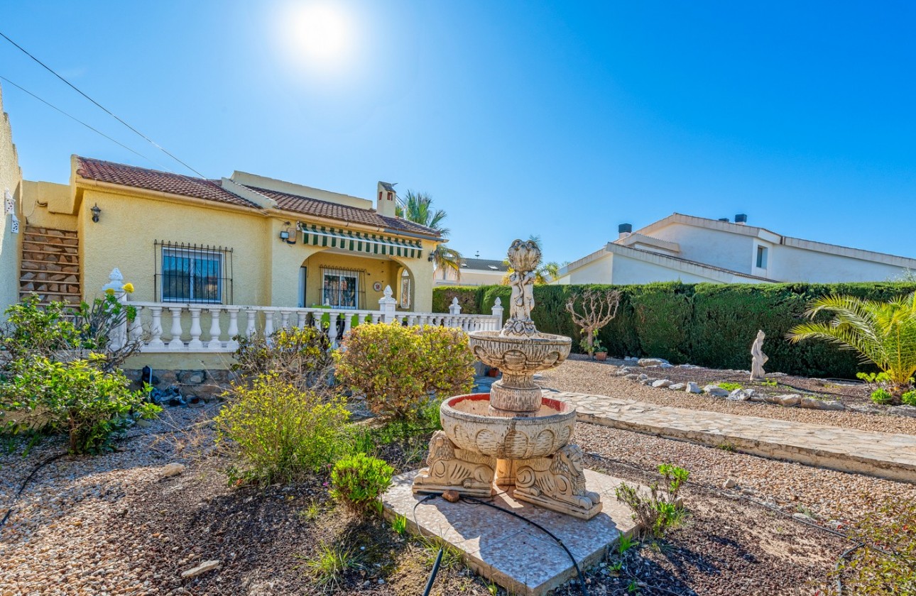 Resale - Detached Villa - Torrevieja - La Siesta