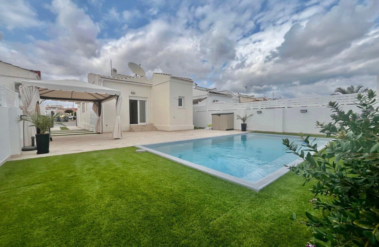 Resale - Detached Villa - Torrevieja - San Luis