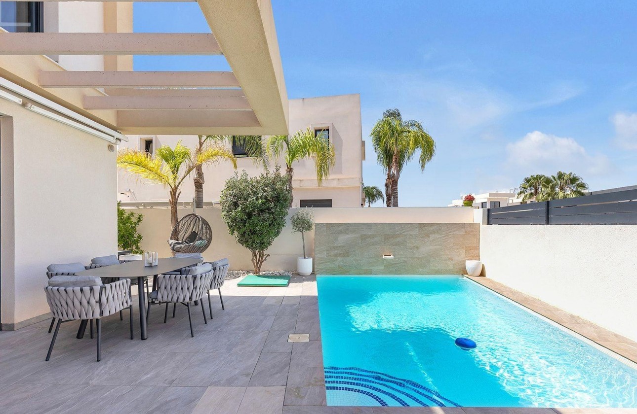 Resale - Detached Villa - Torrevieja - Torretas