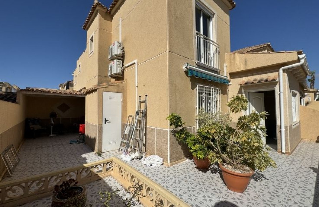 Resale - Detached Villa - Torrevieja