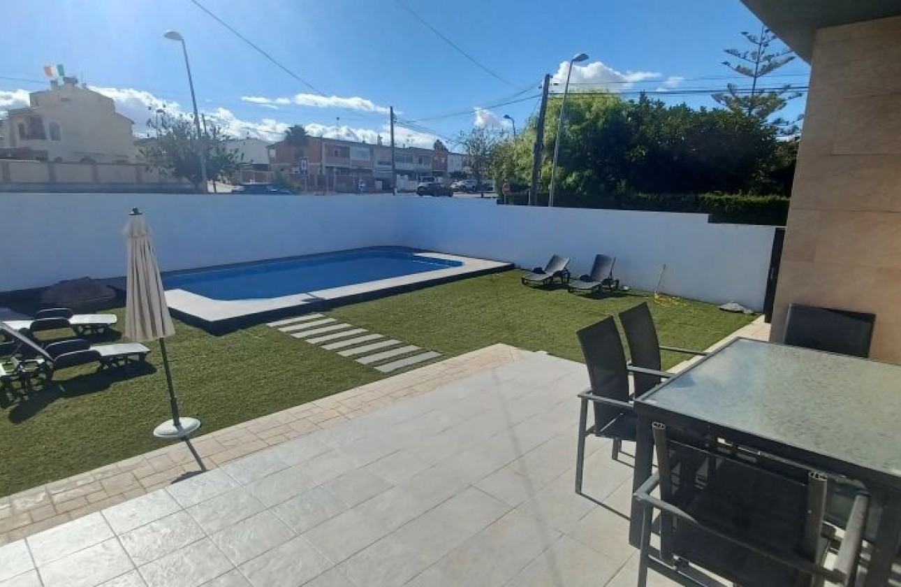 Resale - Detached Villa - Torrevieja