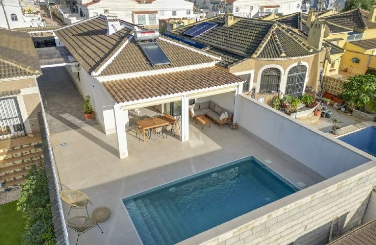 Resale - Detached Villa - Torrevieja