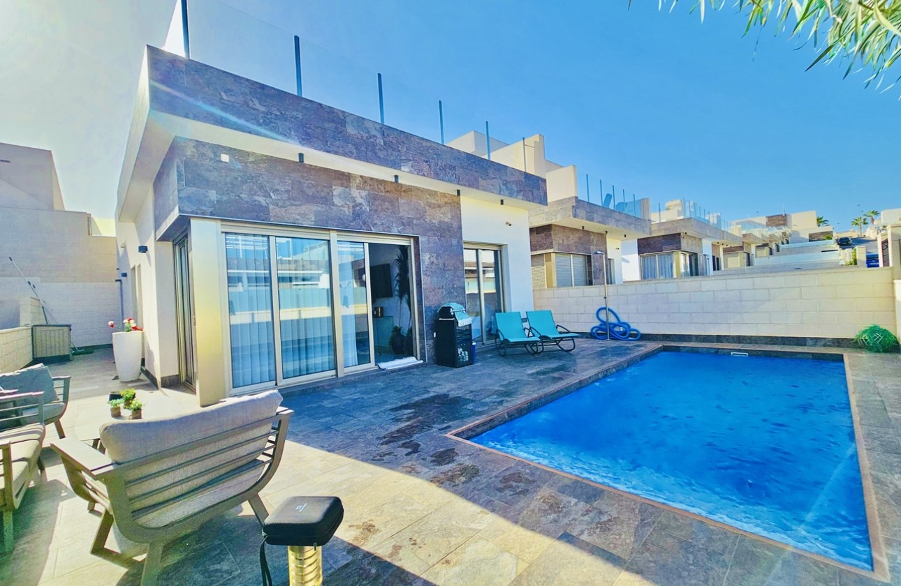 Resale - Detached Villa - Villamartin - Costa Blanca