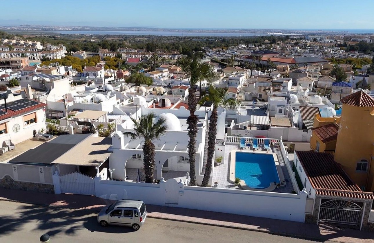 Resale - Detached Villa - Villamartin - Costa Blanca