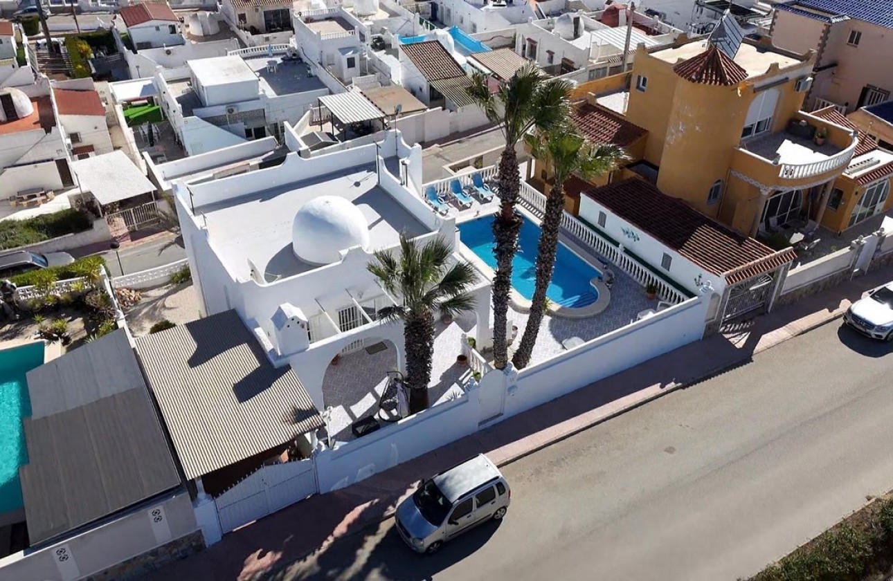 Resale - Detached Villa - Villamartin - Costa Blanca