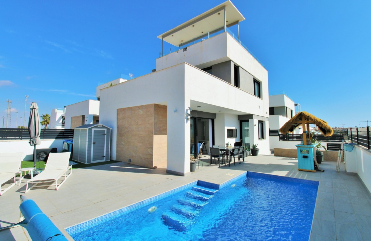 Resale - Detached Villa - Villamartin
