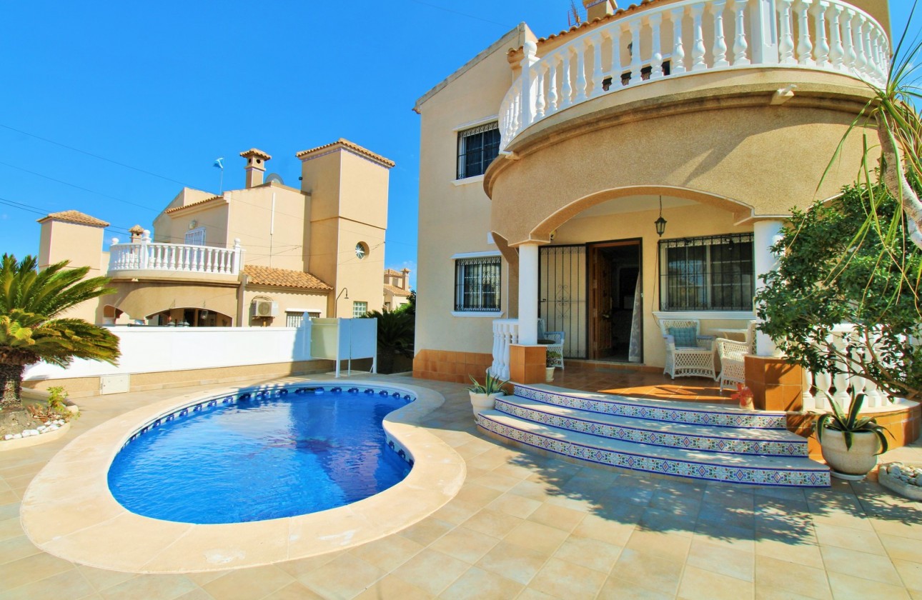 Resale - Detached Villa - Villamartin