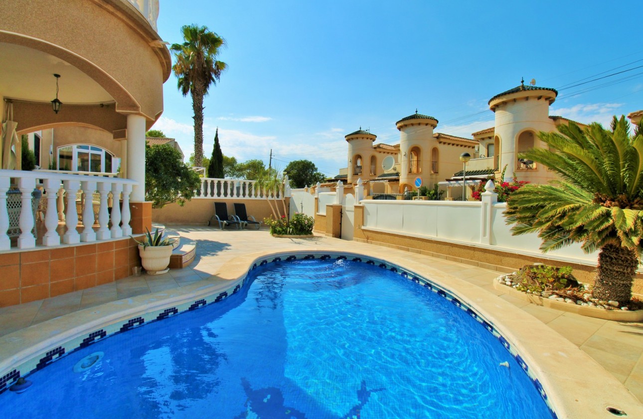 Resale - Detached Villa - Villamartin