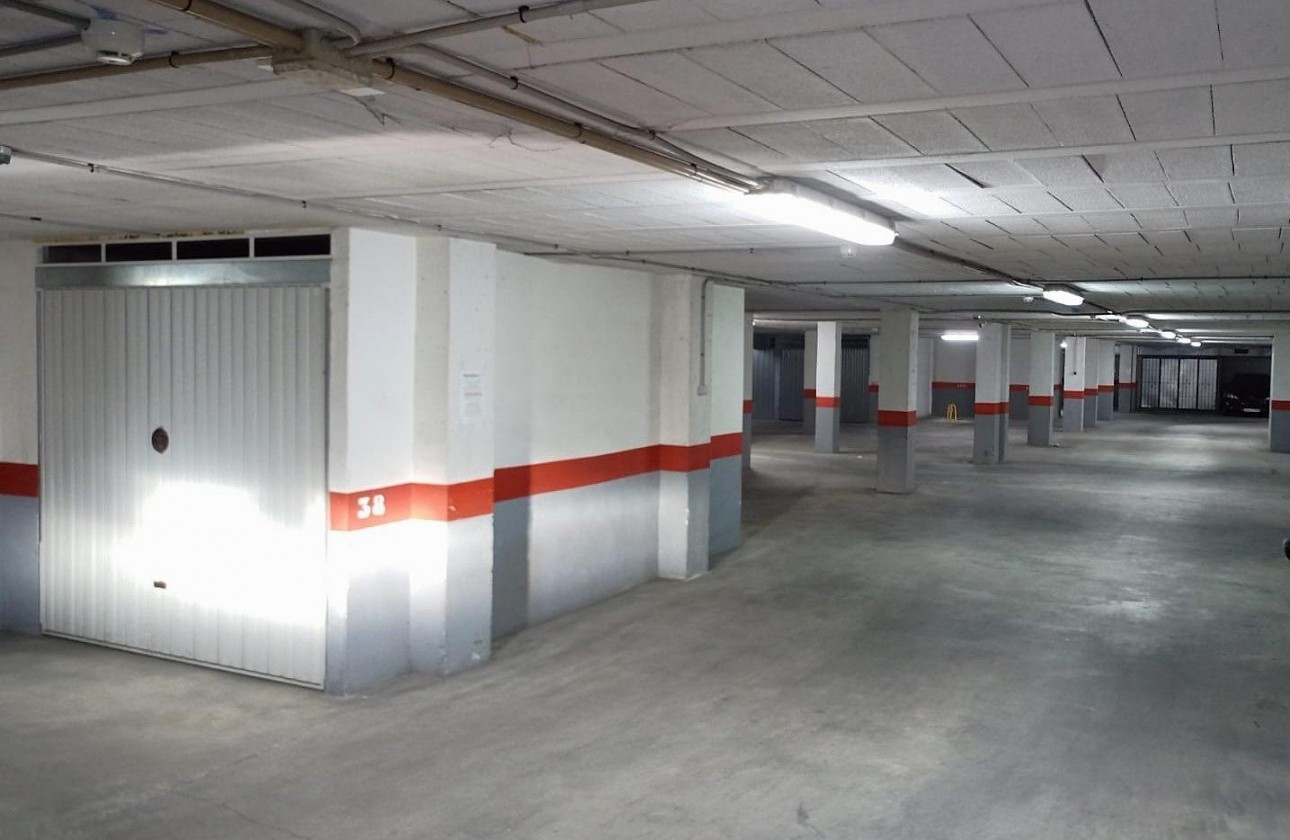 Resale - Garage - Torrevieja - Estacion de autobuses