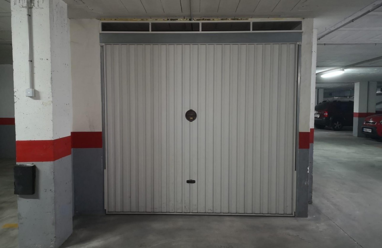 Resale - Garage - Torrevieja - Estacion de autobuses