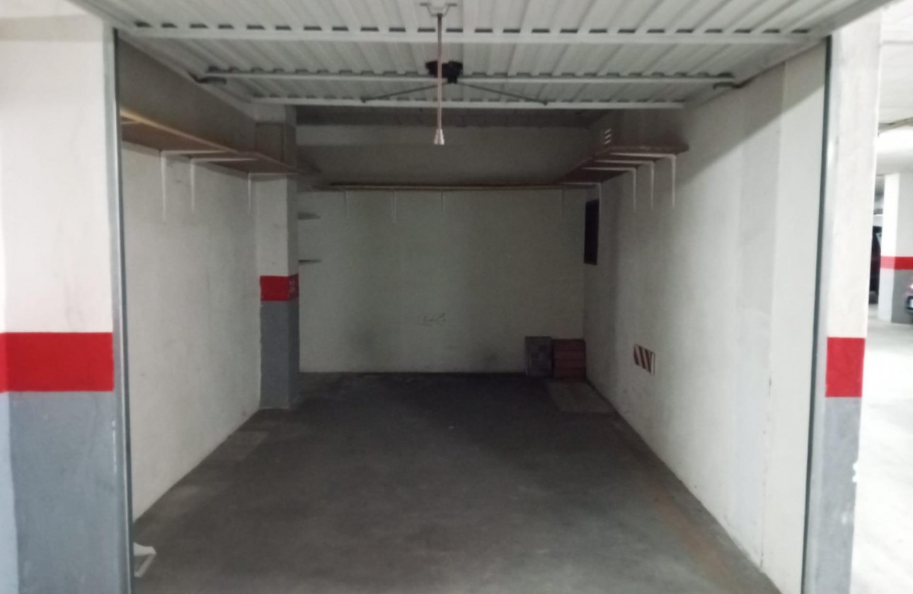 Resale - Garage - Torrevieja - Estacion de autobuses
