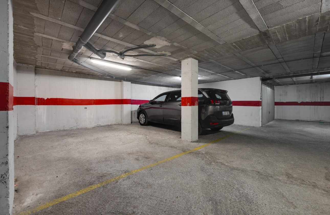 Resale - Garage - Torrevieja - Estacion de autobuses