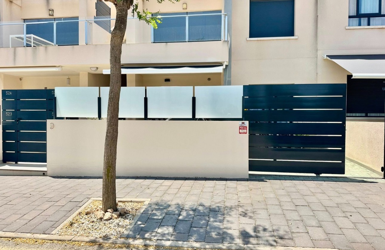 Resale - Ground floor apartment - Mil Palmeras