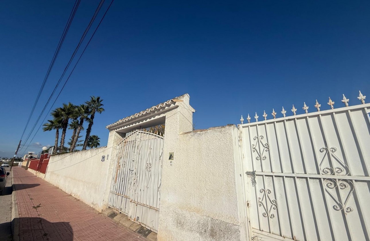 Resale - Plot - Torrevieja - La Siesta - El Salado - Torreta