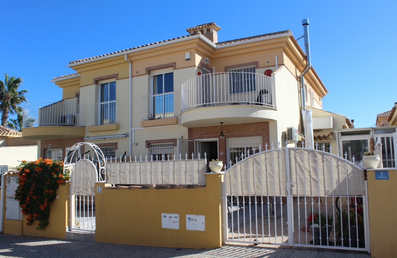 Resale - Quad House - Villamartin - PAU 8