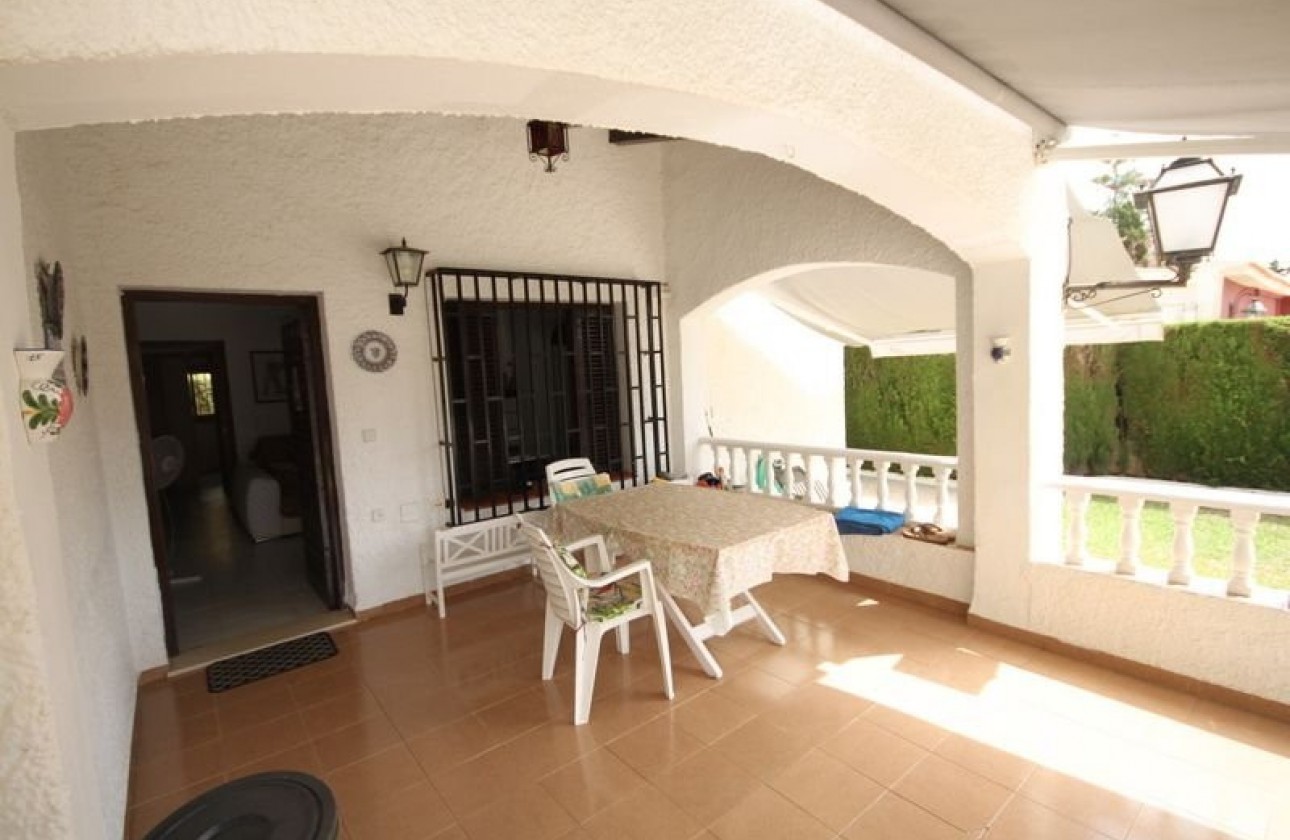 Resale - Semi-Detached Villa - Orihuela Costa - Punta Prima