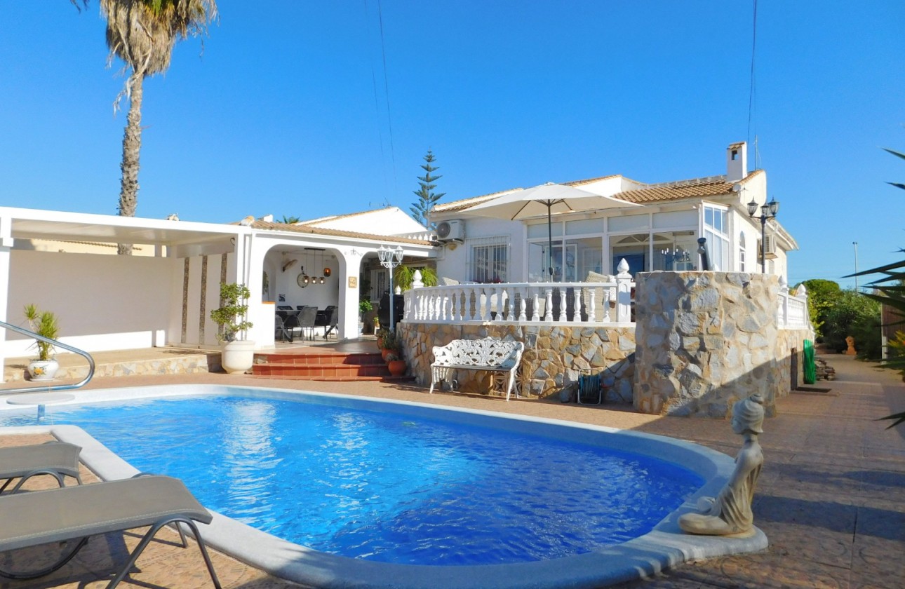 Resale - Semi - Detached Villa - Torrevieja - San Luis