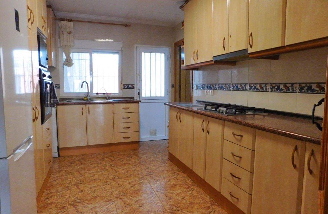 Resale - semi-detached-villa - Torrevieja