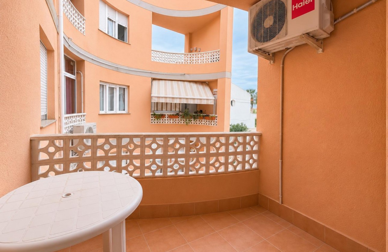 Resale - Studio apartment  - Torrevieja - Estacion de autobuses