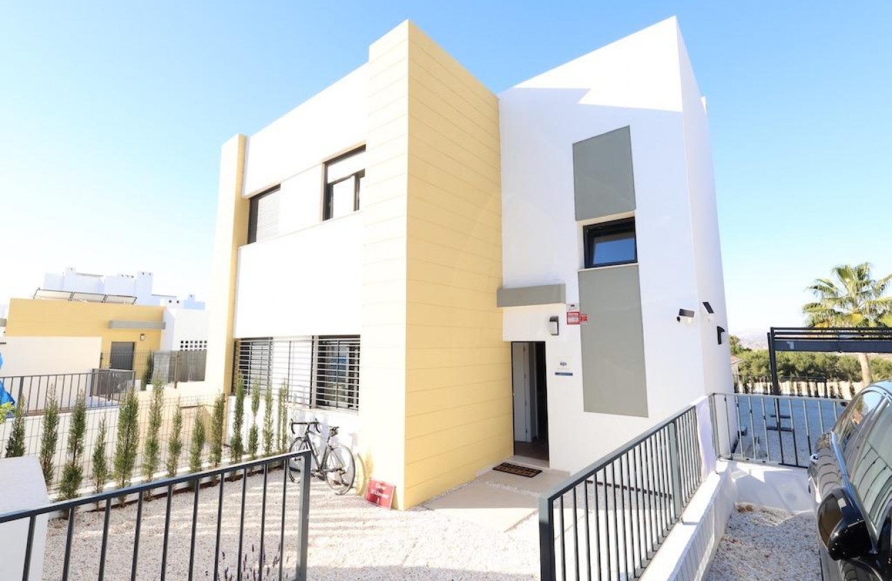 Resale - Townhouse - Busot - Urbanizacion valle dorado