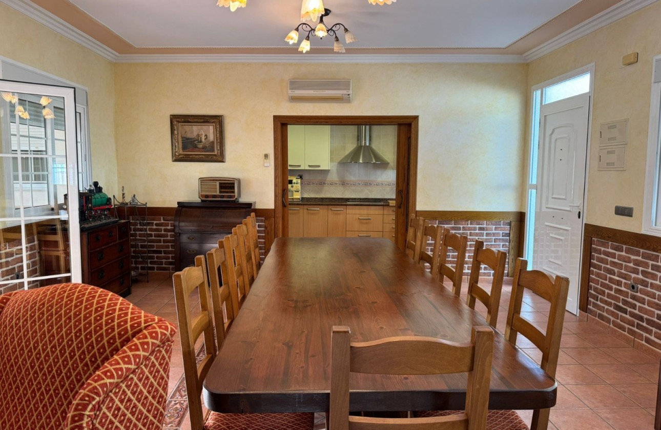 Resale - Townhouse - Los Montesinos