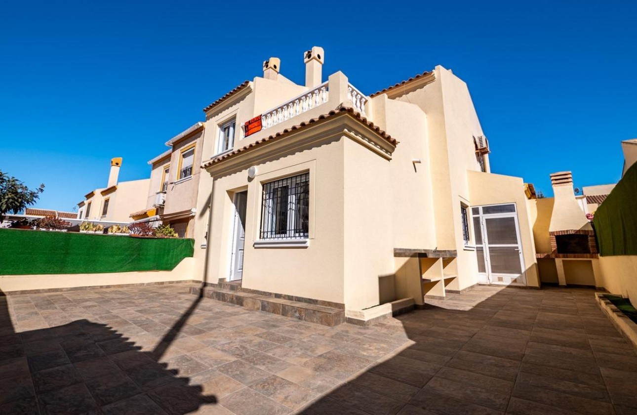 Resale - Townhouse - Torrevieja - Aguas nuevas 1