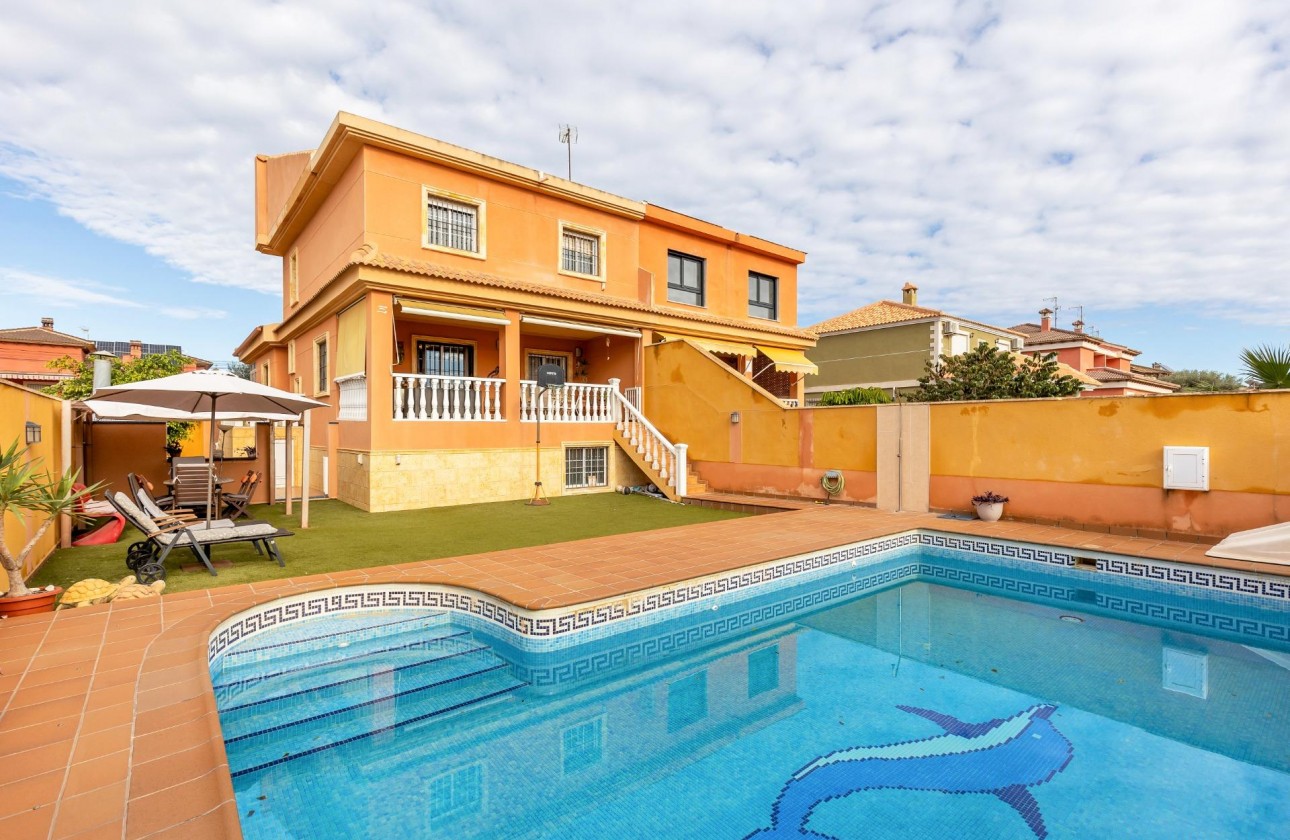 Resale - Townhouse - Torrevieja - Aguas Nuevas