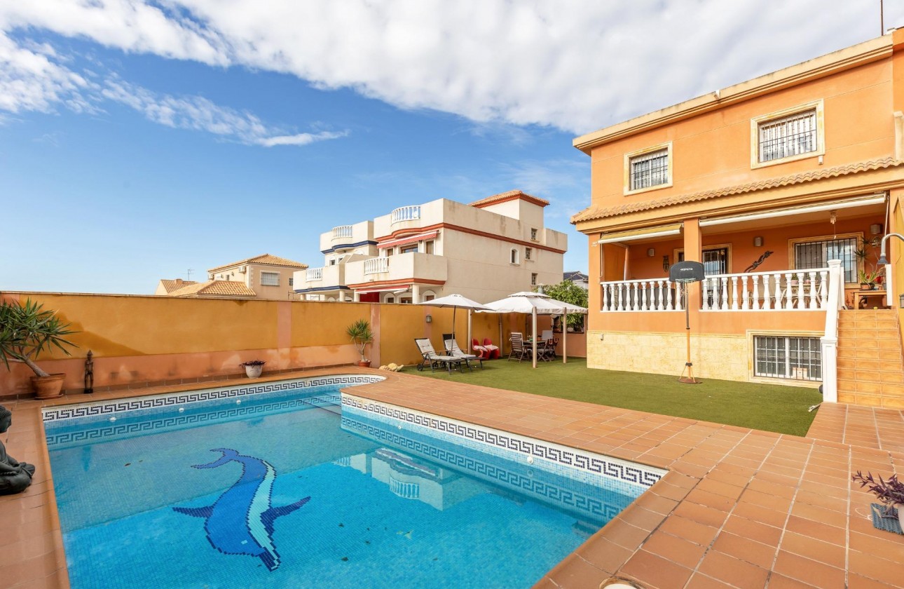 Resale - Townhouse - Torrevieja - Aguas Nuevas