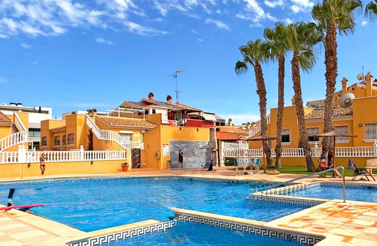 Resale - Townhouse - Torrevieja - La Siesta - El Salado -  Torreta