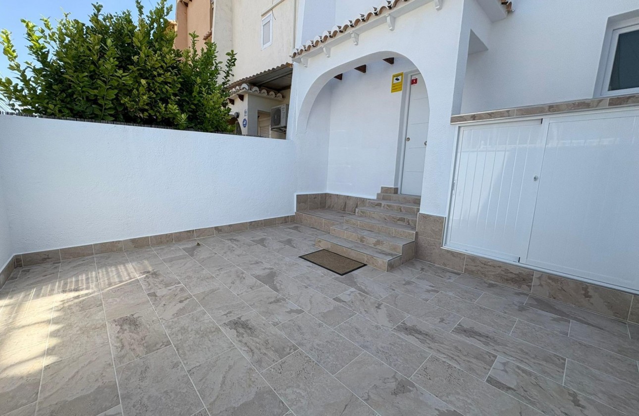 Resale - Townhouse - Torrevieja - torrevieja